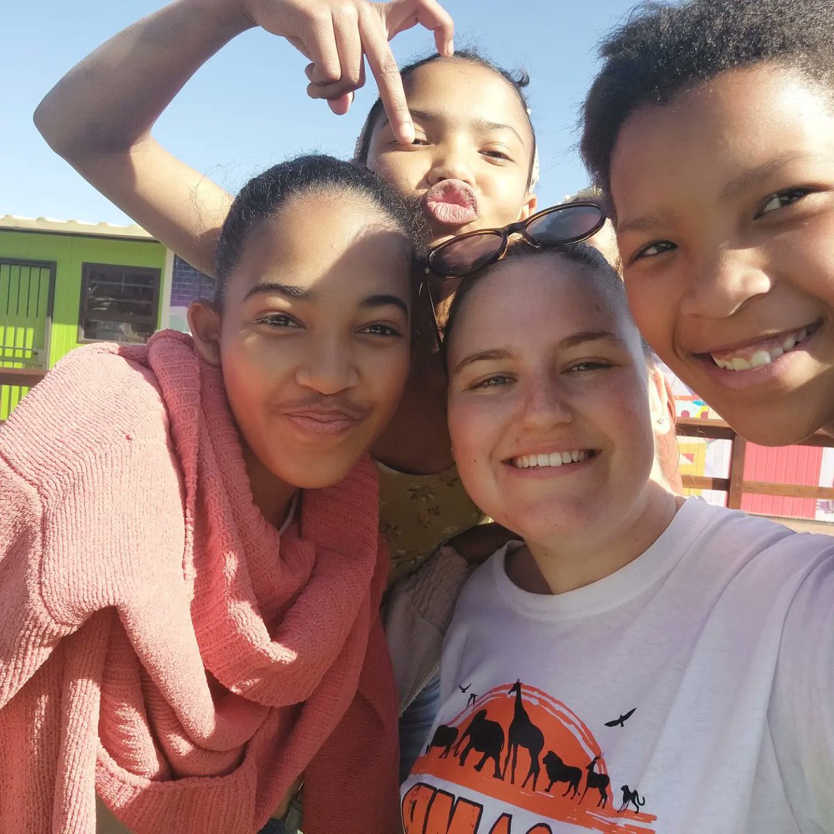 jessiee__gracee's tweet photo. "Teacher, can we take a selfie"✌🏼 @CampSouthAfrica @utscharity https://t.co/BeNq7mv8ev