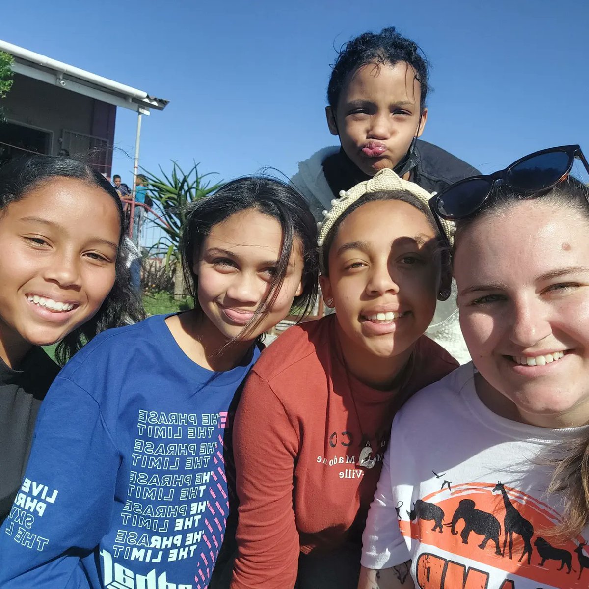jessiee__gracee's tweet photo. "Teacher, can we take a selfie"✌🏼 @CampSouthAfrica @utscharity https://t.co/BeNq7mv8ev