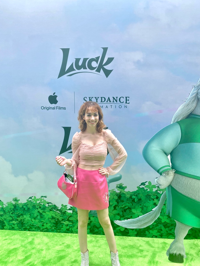 simplysashaanne's tweet photo. Such a fun time seeing the Apple Original film โLuckโ this weekend at Regency Village Theatre! ๐
.
.
.
.
.
#sashaanne #appletv #appleoriginalfilms #luckmovie #actress #mua #makeupartist #beauty #fashion #ootd #style #greencarpet #redcarpet #popstar #moviepremiere #keyelementspr https://t.co/vh7VOTLh2z