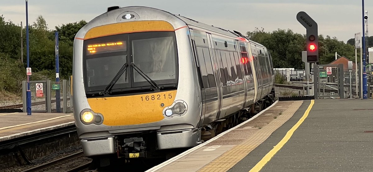 PlatformEdge1's tweet image. I hope I haven’t forgotten anything else 😅

More trains at Banbury:

800015, 66620, 165121 and 168215 #Class66 #Class166 #Class168 #Class800