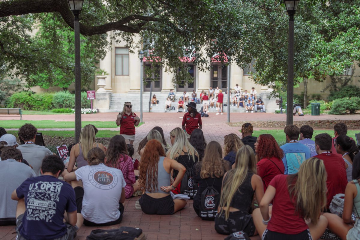 UofSC_ONSO's tweet photo. Still needing to attend #UofSCOrientation? Visit https://t.co/xJdJr8heU6 to learn how to register for a one-day session in August. #UofSC26 #UofSCYes #GoingGarnet #UofSCTransfers https://t.co/FZtZdxq1XQ