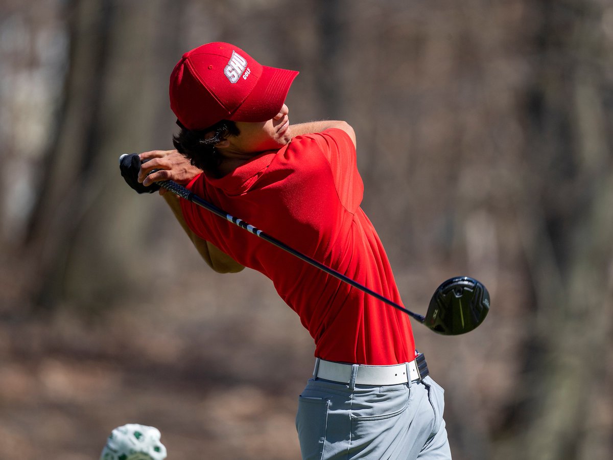 sacredheartuniv's tweet photo. Swinging into #NationalGolfMonth at @GreatRiver_Golf  ⛳🏌️

#WeAreSHU @SHU_Golf https://t.co/qHepr26d1I