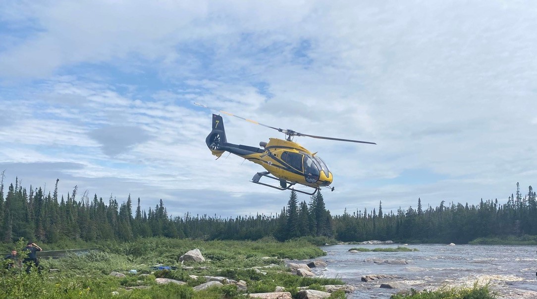 A <a href="/RCAF_ARC/">Royal Canadian Air Force</a> CC-130H Hercules from #424Squadron deployed two #SAR Techs to the canoeists’ location, and a <a href="/ONresources/">Ontario Ministry of Natural Resources</a> helicopter safely evacuated everyone to Moosonee. #Rescue! <a href="/OPP_NER/">OPP North East Region</a> (2/2)