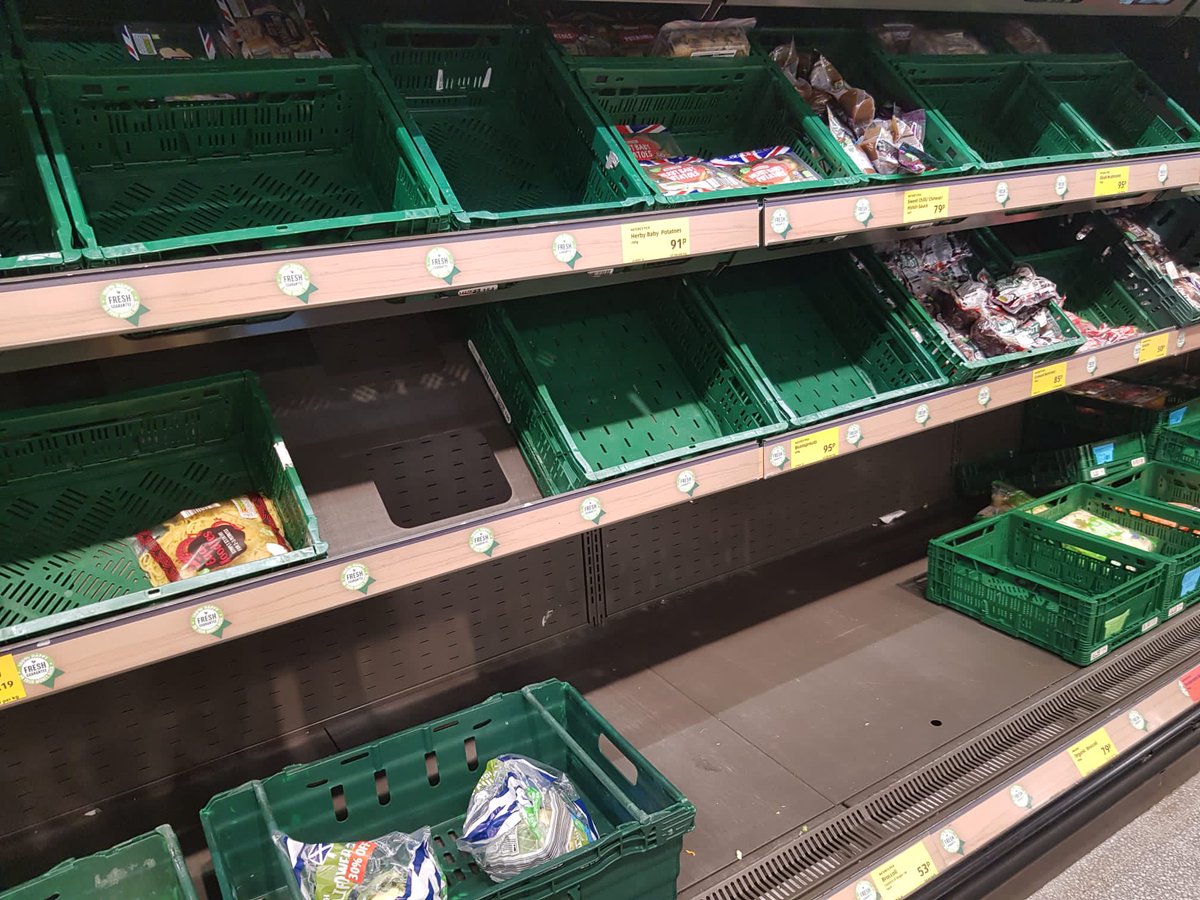 Viper735's tweet photo. @AldiUK times are bleak just now but today's visit to Aldi in Cumbernauld was grim. Being a weekly shopper I've never seen it this bad 😕 https://t.co/tIFDIj8e6M