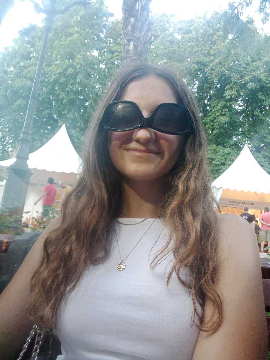 adriiigm_'s tweet photo. @naiaraaherr busca fiesta y no es la única https://t.co/NQRgF5bMEa
