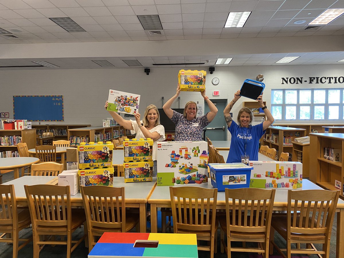 MelindaOReilly's tweet photo. First day back and SO excited to see most of our #Vbef grant items have already arrived! Looking forward to learning with Legos this year @PES_Mustangs and shout out to @susanruhl2 for showing up in the middle of summer! #vbits https://t.co/Ze65Kkxs7r