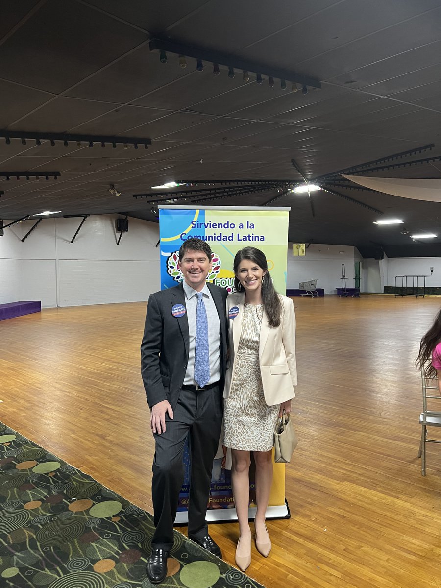 morgan_worth's tweet photo. Back to school backpack giveaway hosted by Butron Media, Amigos Foundation and Monarca Salón! https://t.co/V0RL23OPWG