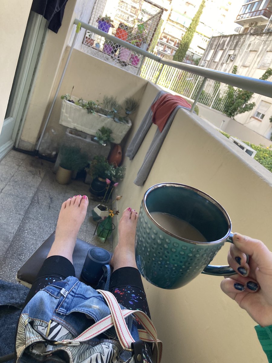 rushforth_lisa's tweet photo. It’s Yorkshire Day in Argentinaaaaaaa! ‘Nuff said #Tea #Brew #Cuppa #GiantMug #CupLove @ilovemyteaaa I really LOVE Teeaaaaaaaagh #Yippadedoo #Happy (photo entirely my own doing!) https://t.co/NAal2E3TjU