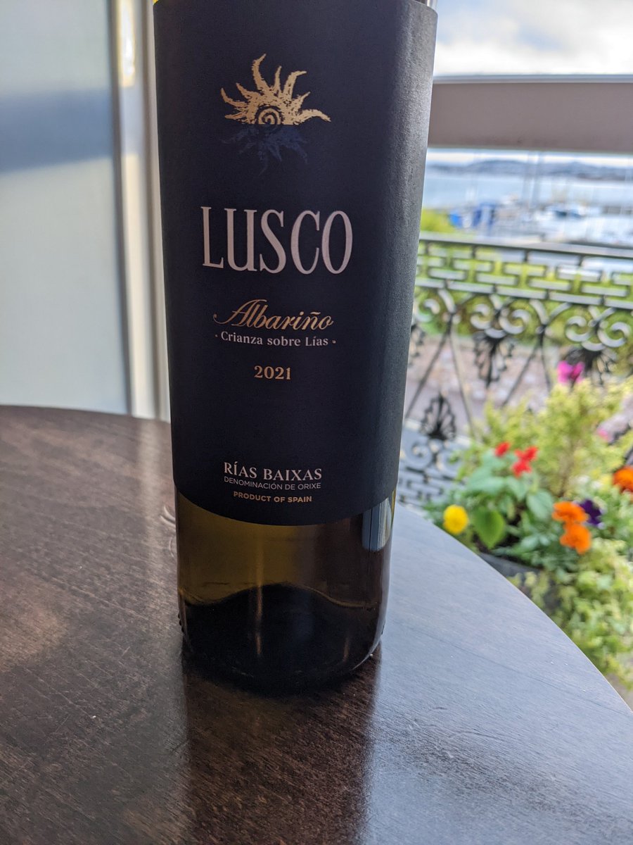 As today is #albarinoday ,here is our stunning Albarino from <a href="/GonzalezByassUK/">Gonzalez Byass UK</a> , a beautiful Spanish classic perfect to enjoy on its own or even better with our Brixham fish #winebar #torquay
