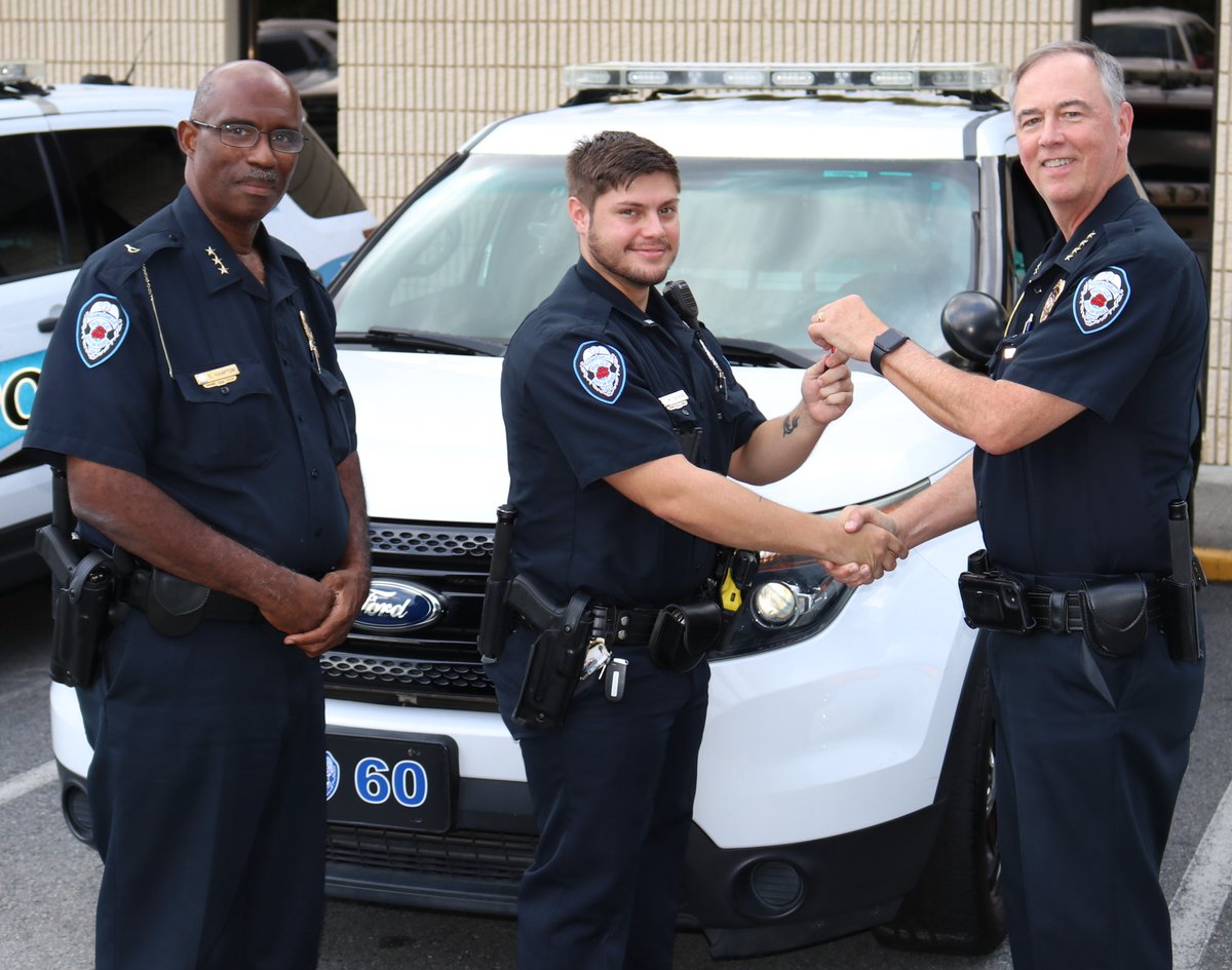 thomasville_pd's tweet photo. Milestones. There is not much more exciting than getting the keys to your very first patrol car! @ChiefLetteney handed Officers Harrell, Courtney, and Savage the keys to their first patrol cars. They will finish Field Training soon and embark on their career voyage. #tpdstrong https://t.co/v0zAq1FoeS
