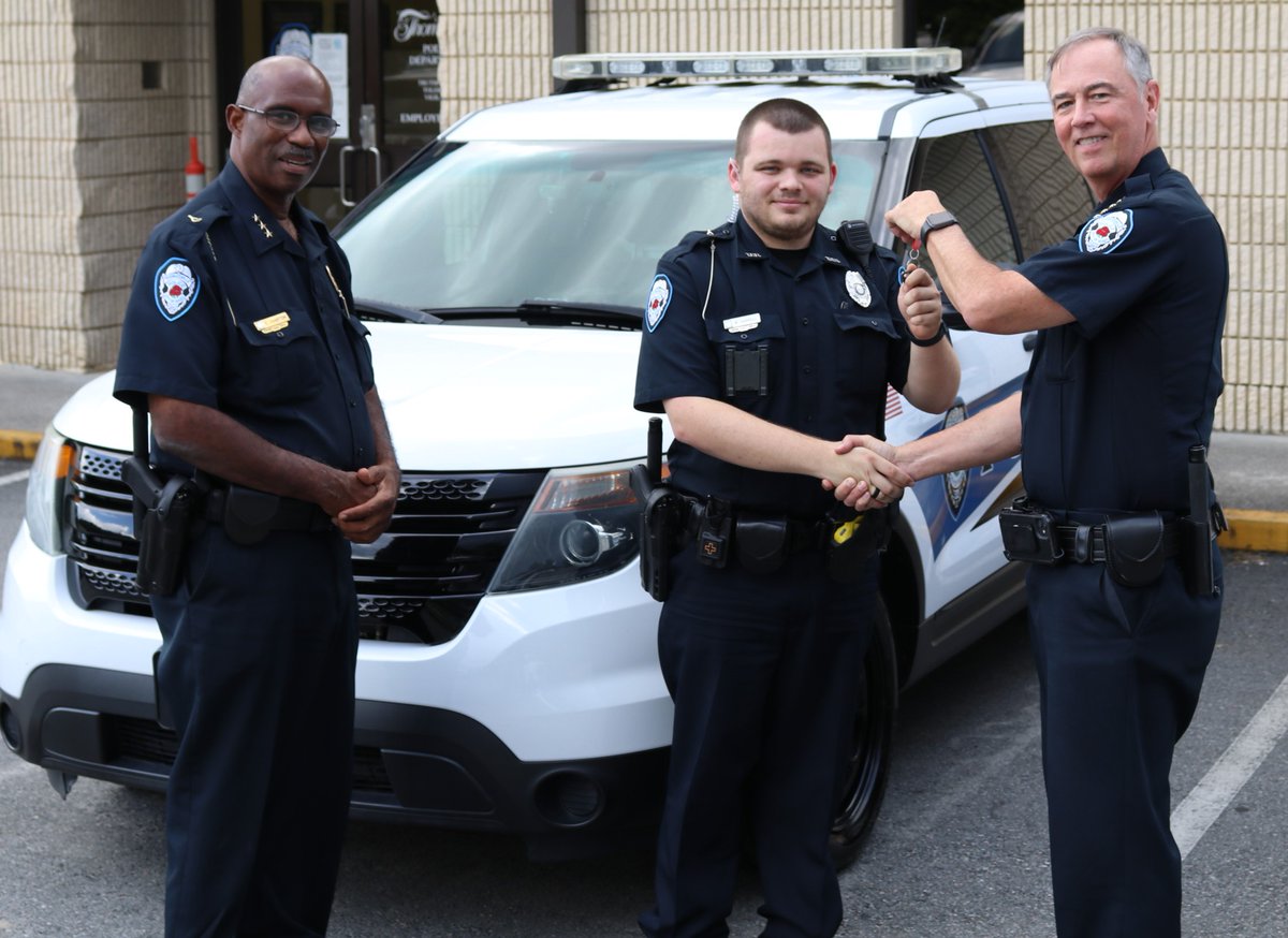 thomasville_pd's tweet photo. Milestones. There is not much more exciting than getting the keys to your very first patrol car! @ChiefLetteney handed Officers Harrell, Courtney, and Savage the keys to their first patrol cars. They will finish Field Training soon and embark on their career voyage. #tpdstrong https://t.co/v0zAq1FoeS