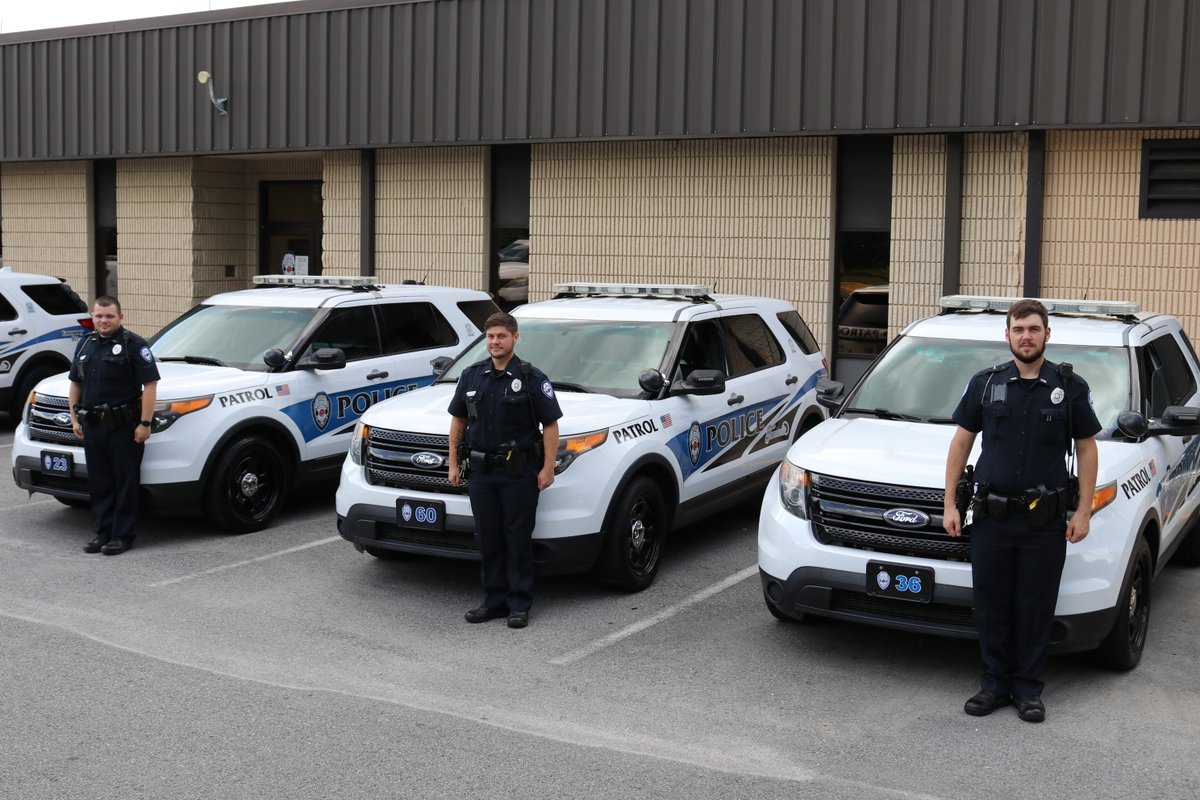 thomasville_pd's tweet photo. Milestones. There is not much more exciting than getting the keys to your very first patrol car! @ChiefLetteney handed Officers Harrell, Courtney, and Savage the keys to their first patrol cars. They will finish Field Training soon and embark on their career voyage. #tpdstrong https://t.co/v0zAq1FoeS