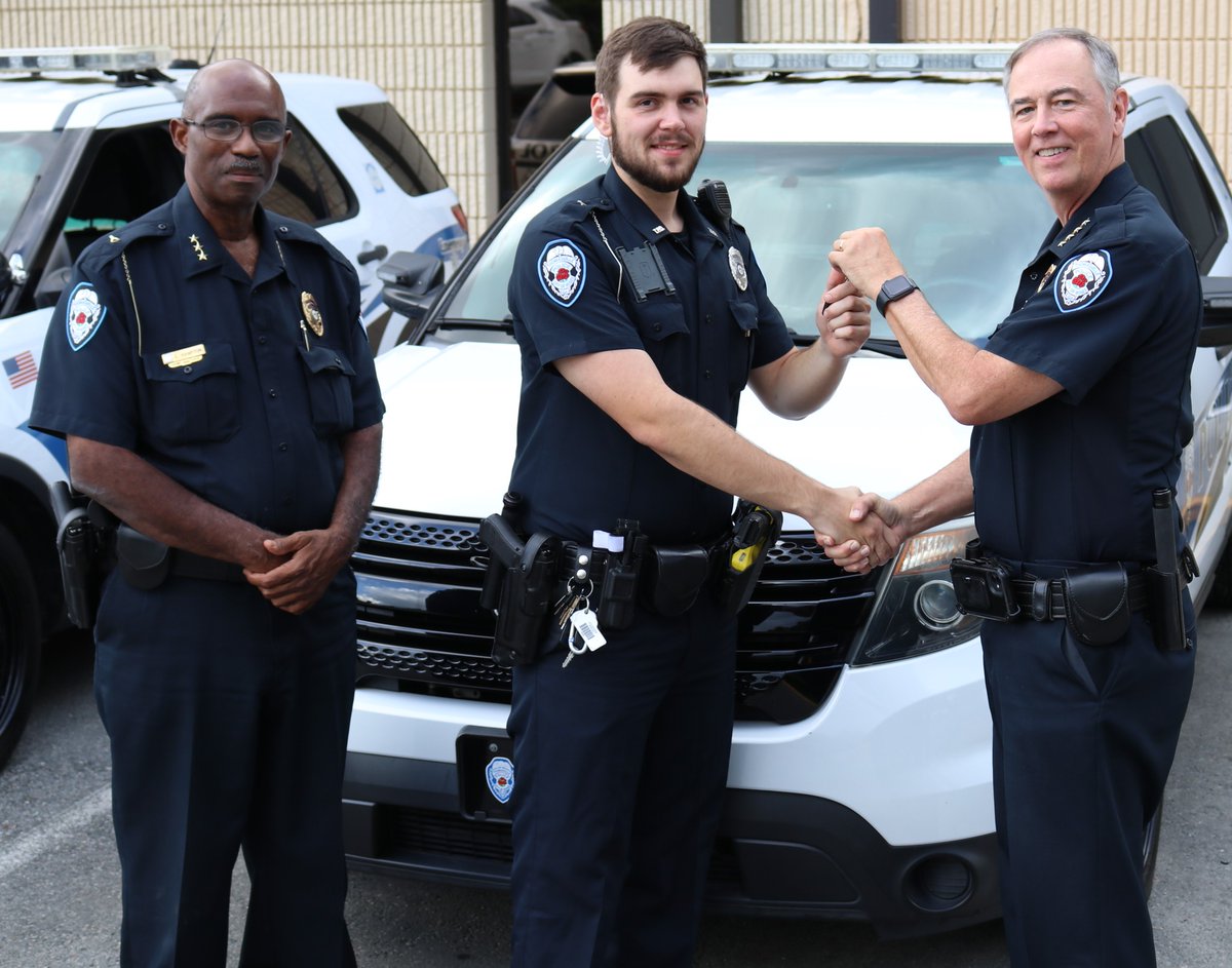 thomasville_pd's tweet photo. Milestones. There is not much more exciting than getting the keys to your very first patrol car! @ChiefLetteney handed Officers Harrell, Courtney, and Savage the keys to their first patrol cars. They will finish Field Training soon and embark on their career voyage. #tpdstrong https://t.co/v0zAq1FoeS