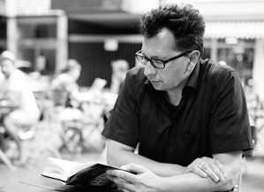 MichaelThode's tweet image. Einen Link zu Einblicken in die ukrainische Literaturszene sowie weitere aktuelle Fundstücke aus der Literaturwelt findet ihr hier (via @cafehaussitzer) buchmarkt.de/buecher/fundst…