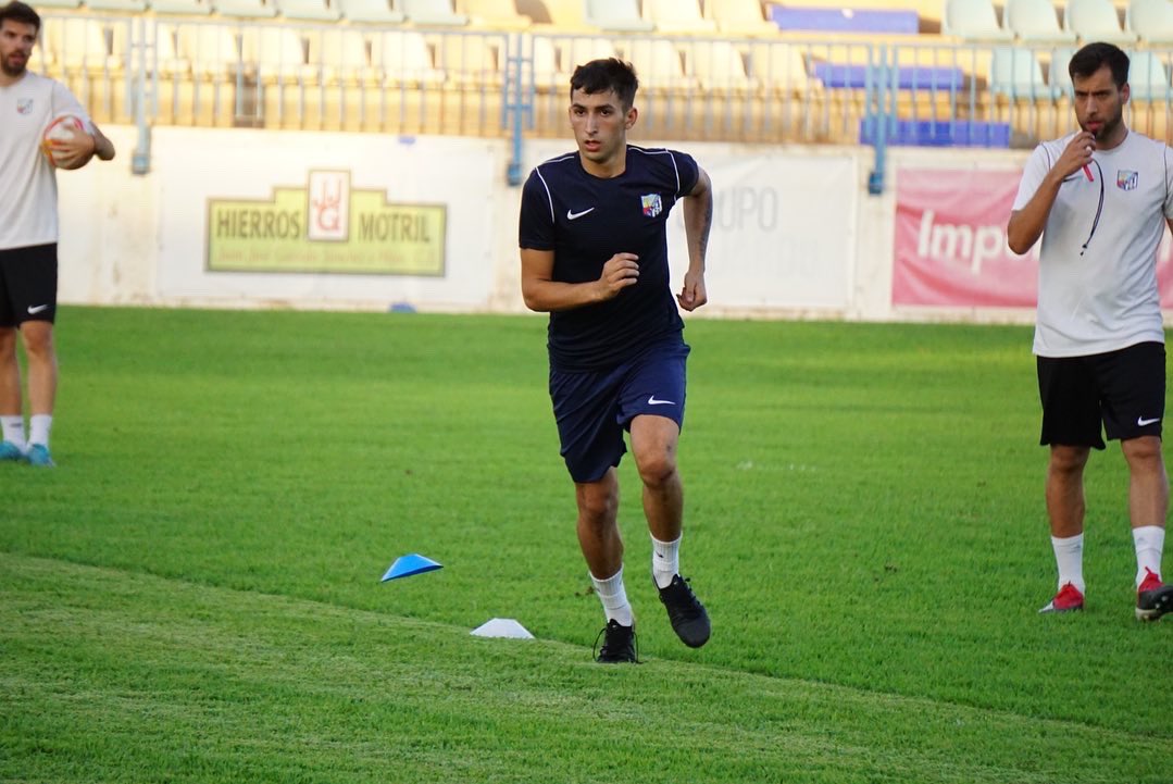 CFMOTRIL's tweet photo. Estamos de vuelta⚽️
#pretemporada #cfmotril 
#tercerarfef #terceradivision https://t.co/x8LtAMLEOz