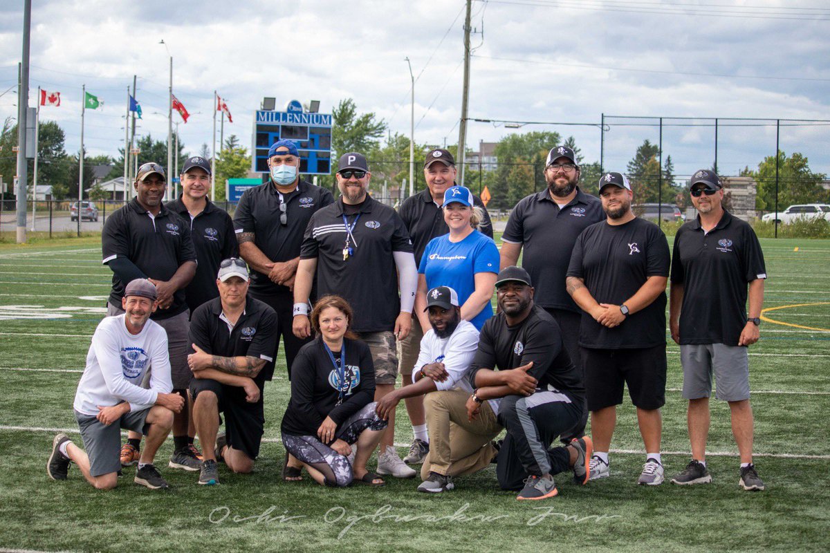 oliver_raymond1's tweet photo. I wanna say huge thank you to the 2022 Cumberland Panthers OSFL JV team and all the coaching staff/mangers, this amazing season wouldnโt have been possible without you guys๐๐@Victome07 @Cumber_Panthers @OSFL_Official #BLEEDBLUEE https://t.co/h7v5DzzeKq