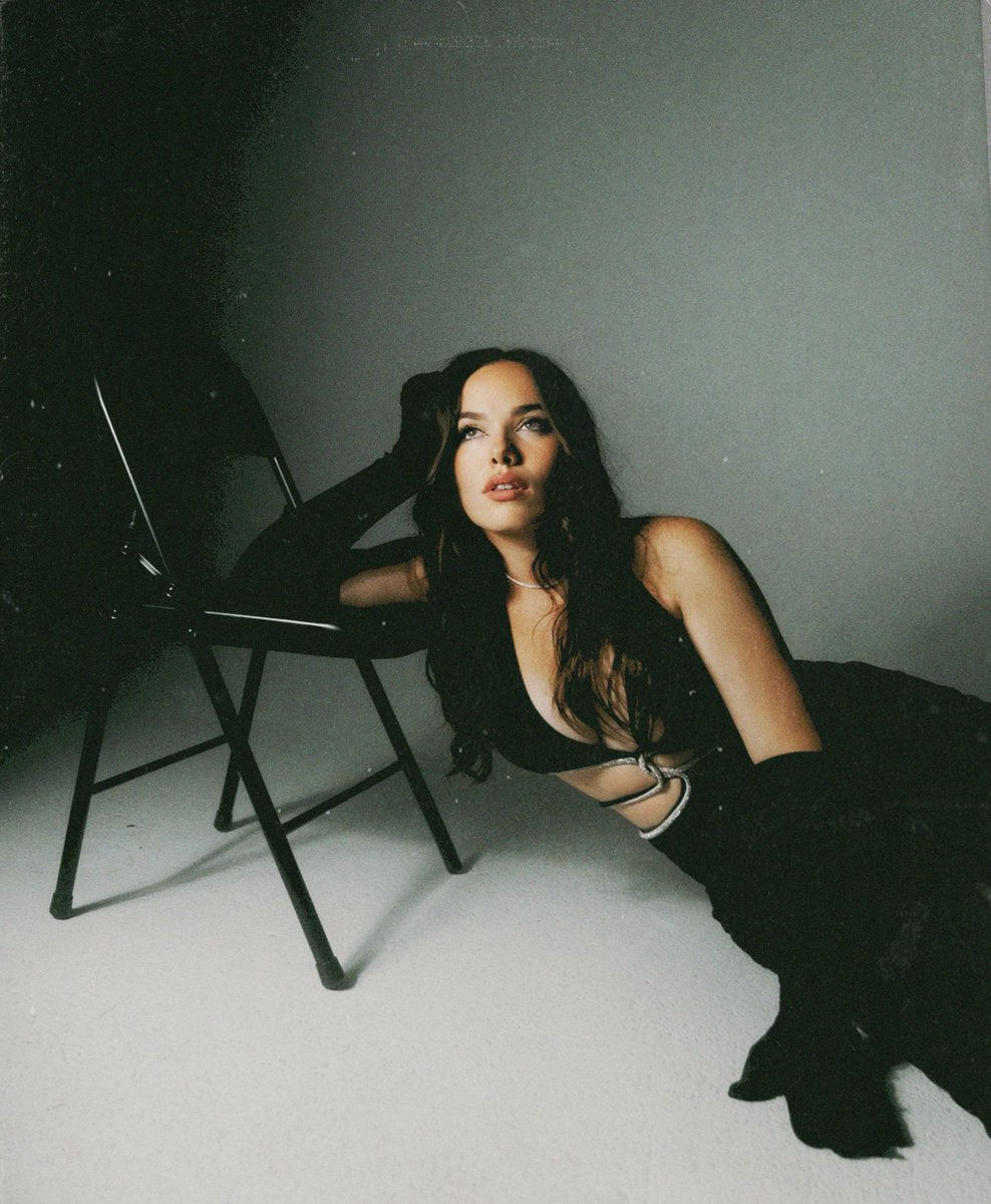 i made a new <a href="/Spotify/">Spotify</a> playlist inspired by my new song “Why Do I Want You?” and you should go check it out 🖤 smarturl.it/WDIWYThePlayli…