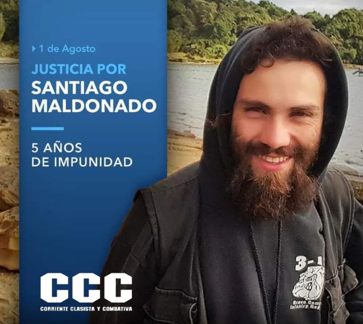 CccNacional's tweet photo. El 1° de agosto de 2017 desapareció #SantiagoMaldonado en medio de una represión a manos de Gendarmería que actuaba bajo órdenes de Patricia Bullrich. 77 días después apareció muerto en la zona del operativo. 

A 5 años el caso sigue impune. Seguimos exigiendo justicia https://t.co/UWp9kXRmpS