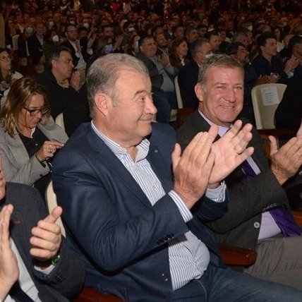 FranFortunaCba's tweet photo. Este lunes estuvimos en la asunción de nuevas autoridades de la @unc_cordoba
¡Felicitaciones a #HugoJuri por su gestión y el deseo de un gran camino a quien lo sucede Jhon Boretto! https://t.co/oUEkiIhG5L