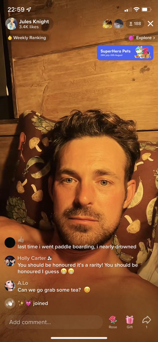 JulesKnightFansite tweet media