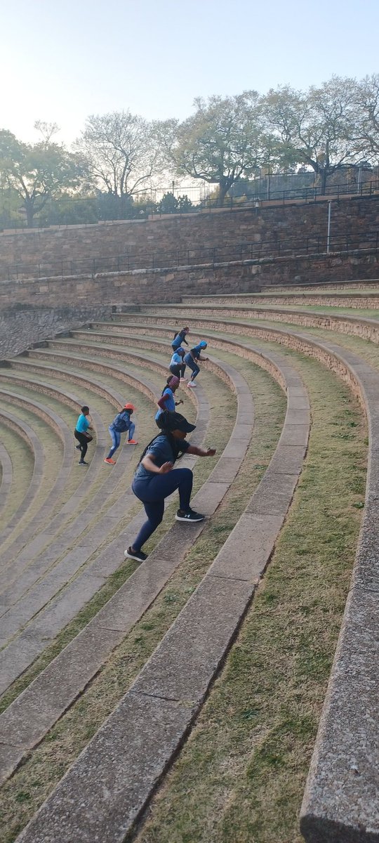 KingTsholo012's tweet photo. Monday Stairs n SpotRun Sessions
@UniqueSquadPta
#FitnessWithUniqueSquad
@UKRunChat
#FetchYourBody2022
#IPaintedMyTraining
@kenny_ramaano
#SportRun https://t.co/h9Es4kgQSH