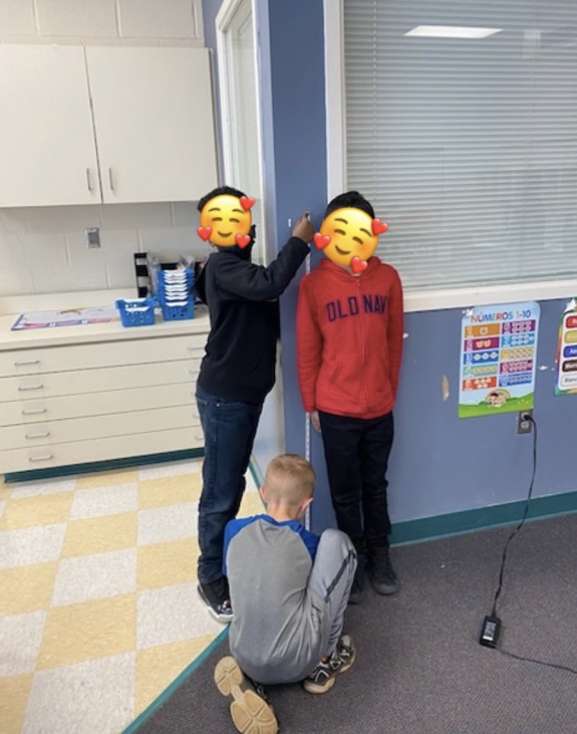 pattysolandrade's tweet photo. My favorite exchange memory was when students were learning about Chile and they checked if they were taller than penguins from Chilean Patagonia. #CelebrateExchangeDay, @ECAatState @ParticipateLrng #UnitingOurWorld https://t.co/1VAcnyPXSV