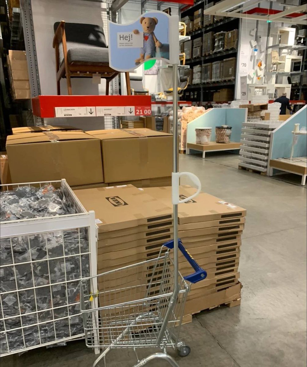 tyla85d's tweet photo. Not many people in IKEA https://t.co/e7qYIYT5qD