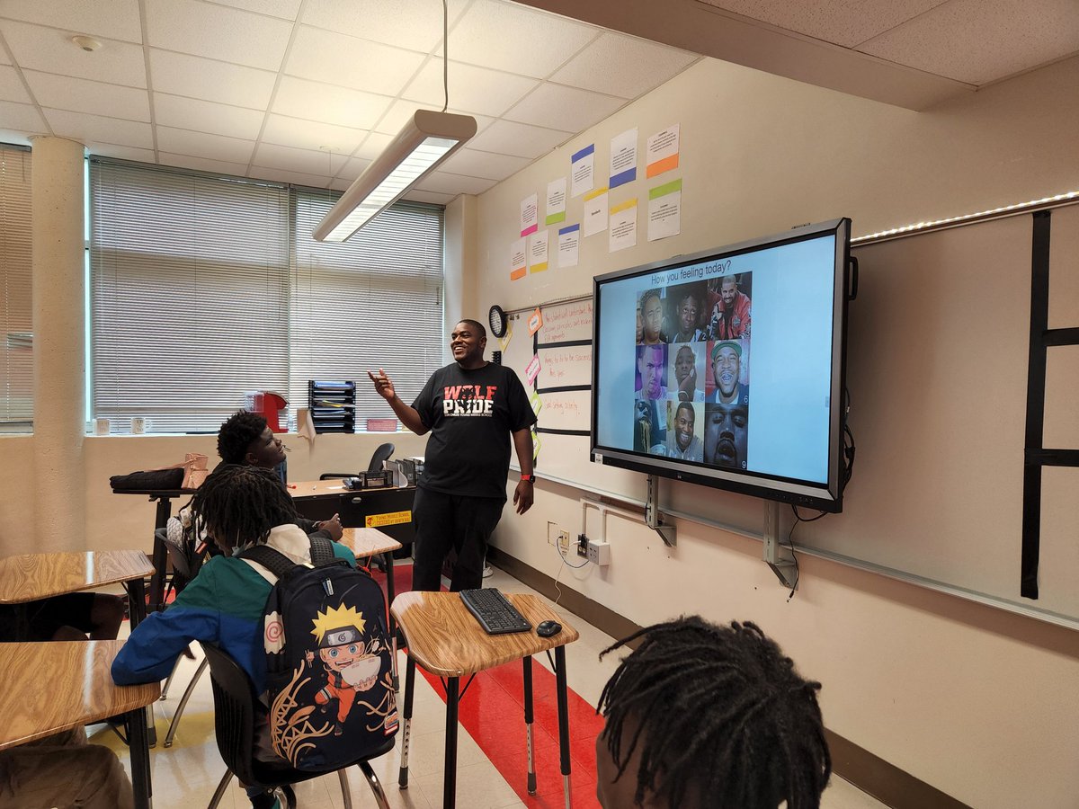 BrantonYMS's tweet photo. JCY ELA Day 1. Building community, establishing classroom routines, and laying the foundation for our content. #startstrong #wolfpackpride @MajorJones_ @RonGarlington https://t.co/aO9csUGY5k