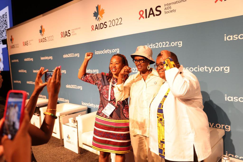 Winnie_Byanyima's tweet photo. I was honoured to join a panel of activists I greatly admire to talk about anti-racism &amp; decolonizing the AIDS response. 
We must tackle systemic racism with urgency. And yet we were mostly talking to ourselves!  people with power &amp; privilege didn’t  show up! #AIDS2022 https://t.co/RCIKu94TaE