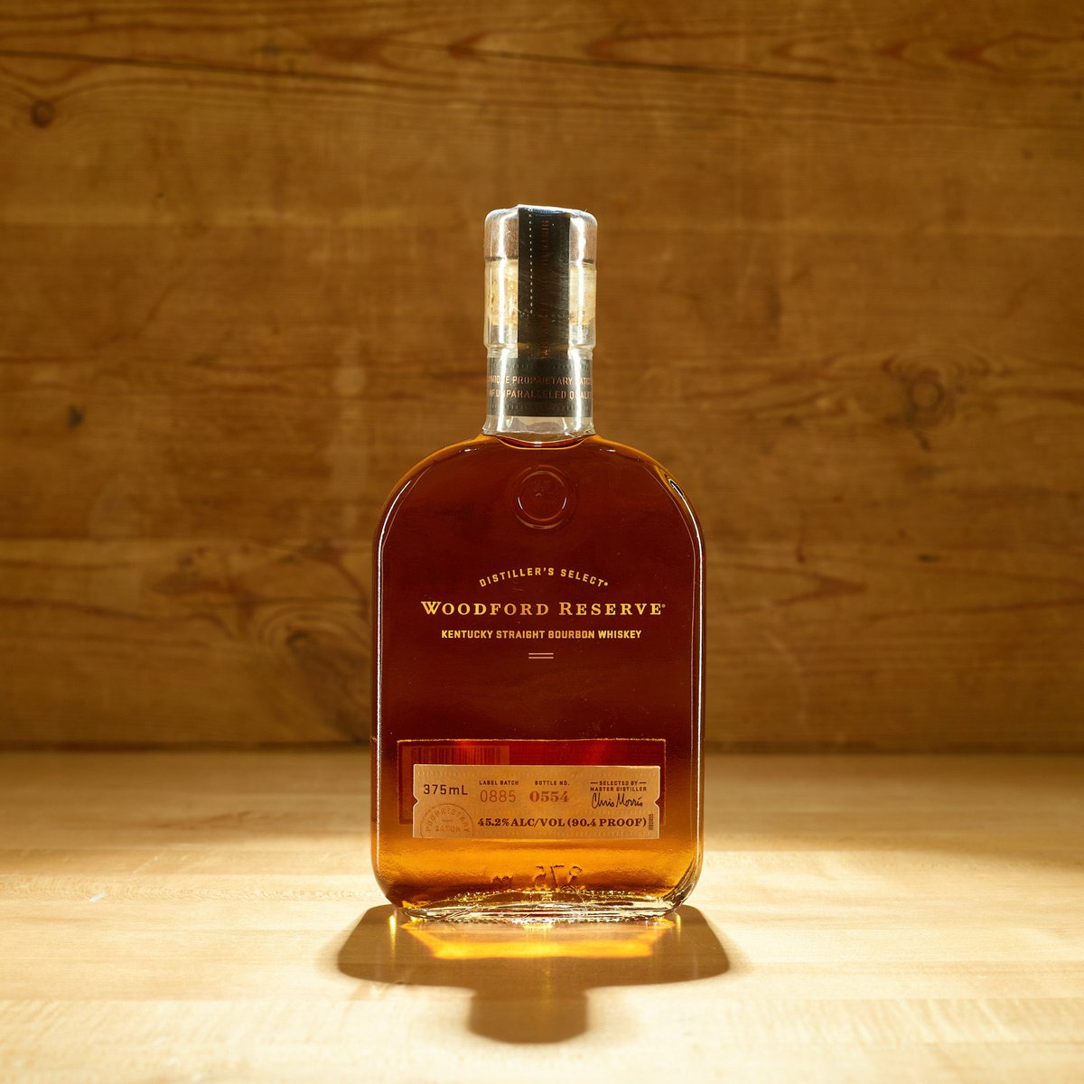 TheMayorTim's tweet image. GM
Some product #photography of an amazing bottle of @WoodfordReserve Shall we share a glass and get to know each other.