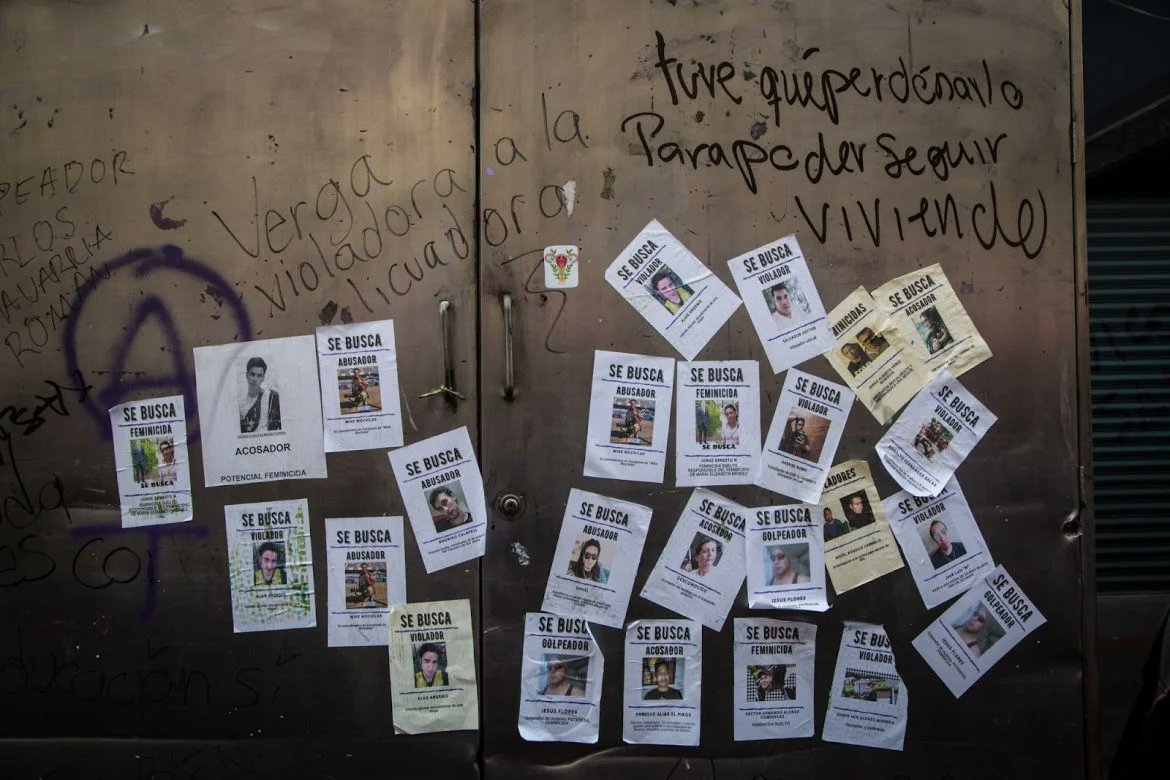 Cimacnoticias's tweet photo. En el 2021, alumnas e integrantes del Centro de Capacitación Cinematográfica (CCC) expusieron cerca de 423 casos de violencia de género.
Hoy, la violencia contra las mujeres al interior de centro permanece irresuelta 
🗞 📲 https://t.co/ZGsNwJazvL
 #PeriodismoFeminista https://t.co/eePiYD2VB6