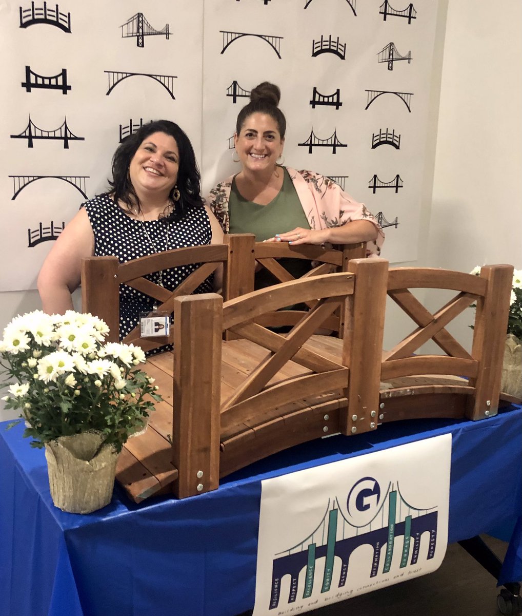 ShawnnaSweet's tweet image. It was wonderful presenting on ENL initiatives with my World Languages partner today at @GreeceCentral’s #SLA2022! 🌉 😊💙