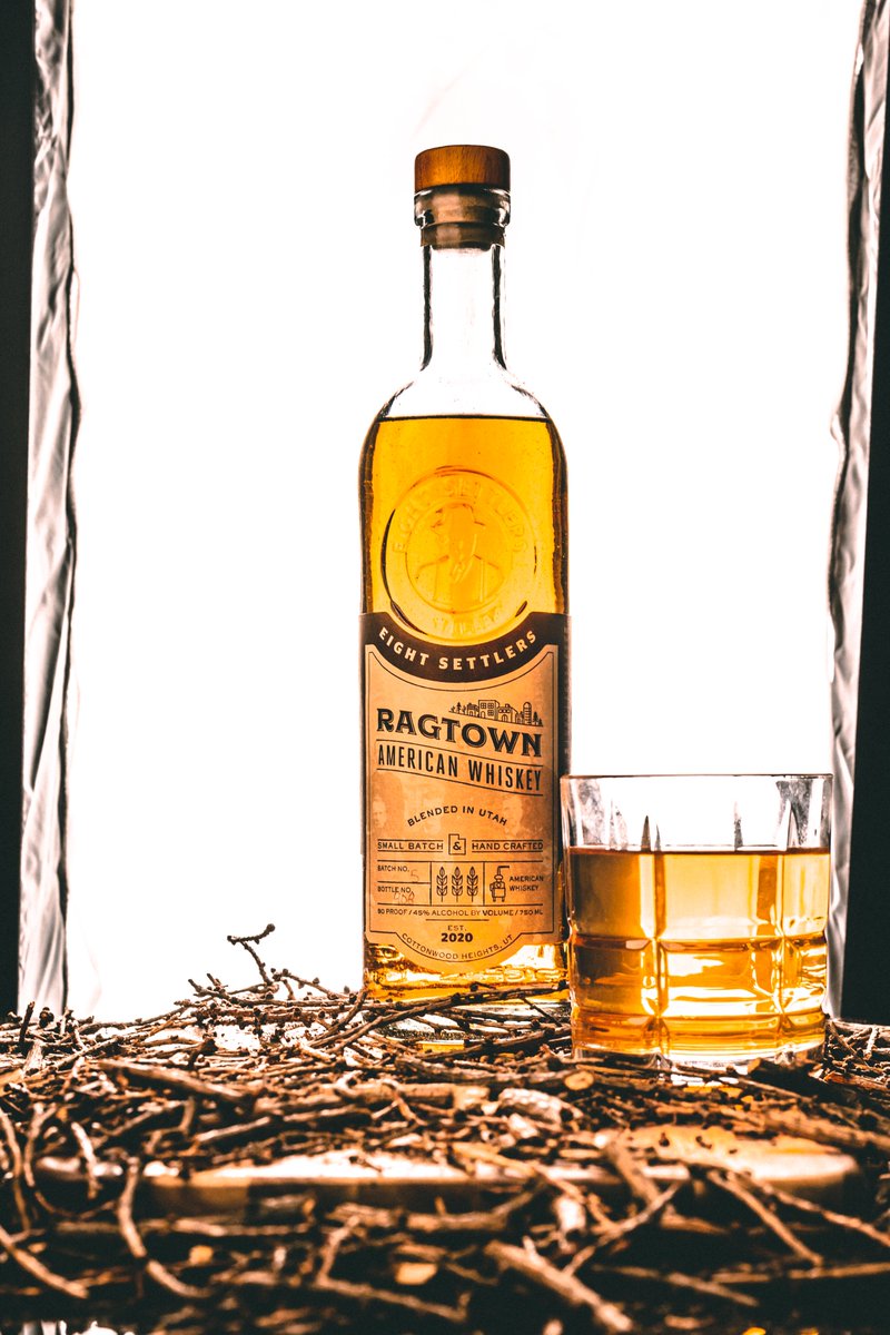 Ragtown American Whiskey🥃
Blended and handcrafted locally, Ragtown is a unique mixture of robust and smooth American whiskeys featuring notes of spice, pepper, and a subtle sweetness - ready to be enjoyed after a long days work. #EightSettlers