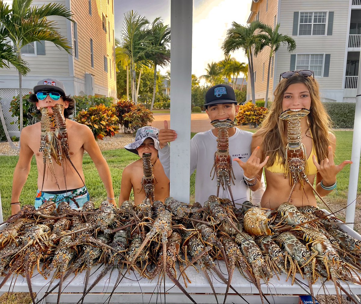 HookerBookerLLC's tweet photo. Looks like this group had some luck with Mini Season! 🦞

#hookerbooker #hookerbookerllc #minilobsterseason #minilobsterseason2022 https://t.co/Z0pWFaTGhZ