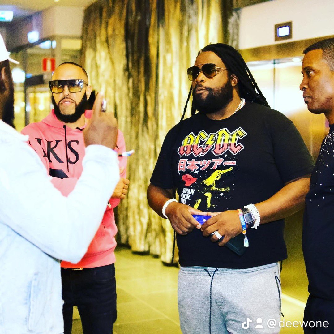 DeeWone's tweet photo. Happy new month โจ
Big ups 2 the legends @grampsmorgan & @morganheritage 4 a massive show ๐ธ๐ค๐ฅ๐ฅ๐ฅ
#MorganHeritage
#RichieMusicEmpire #SweetSoundRecords #UppsalaReggaeFestival https://t.co/Lr0PF32fsb