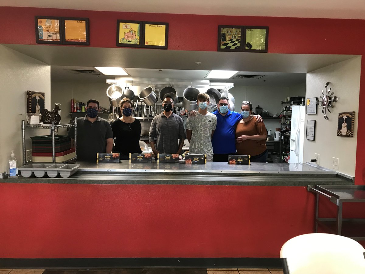 What did you do this weekend? These volunteers from @concentrix spent  Saturday afternoon cooking up a  lasagna dinner! This kind of service satisfies hungry appetites - and  gives women &amp; children a sense of community. We are grateful!  #Endhomelessness #endhunger #volunteers