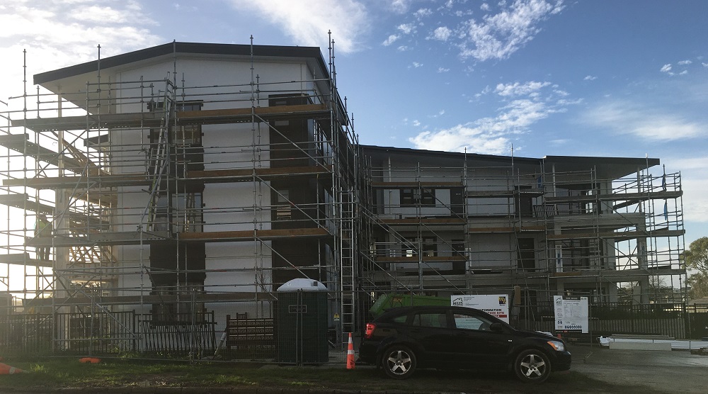 PacifeconNZ's tweet photo. Construction started 2019 for Kainga Ora 15 apartments in New Lynn. 2 x 3 storey buildings.
#construction #building #residential #auckland #apartments #housing https://t.co/FLogJJGdK5