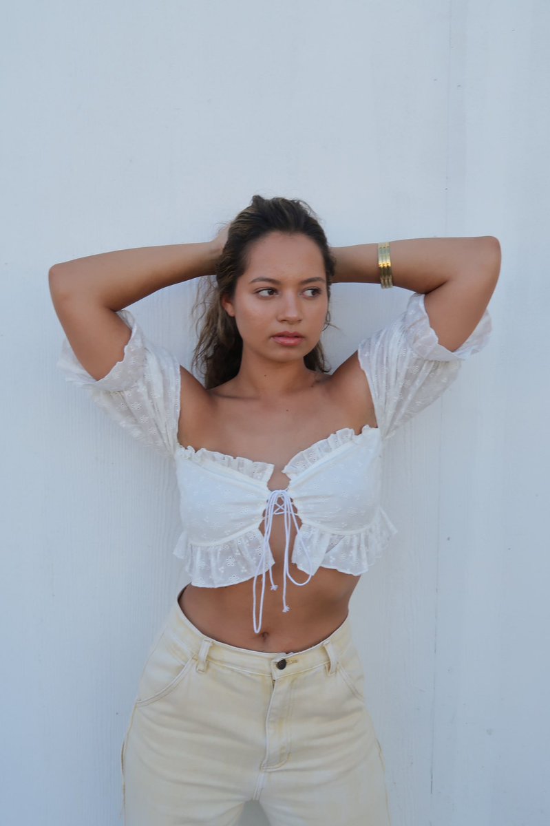 pameladelgadoo_'s tweet photo. white on white https://t.co/96TrBy1iNs