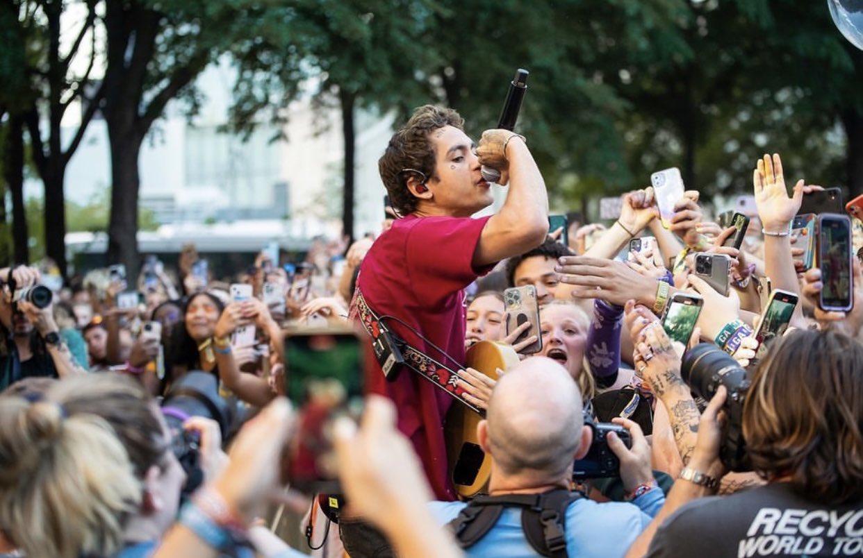 Dominic Fike Updates on Twitter "Dominic Fike performing at