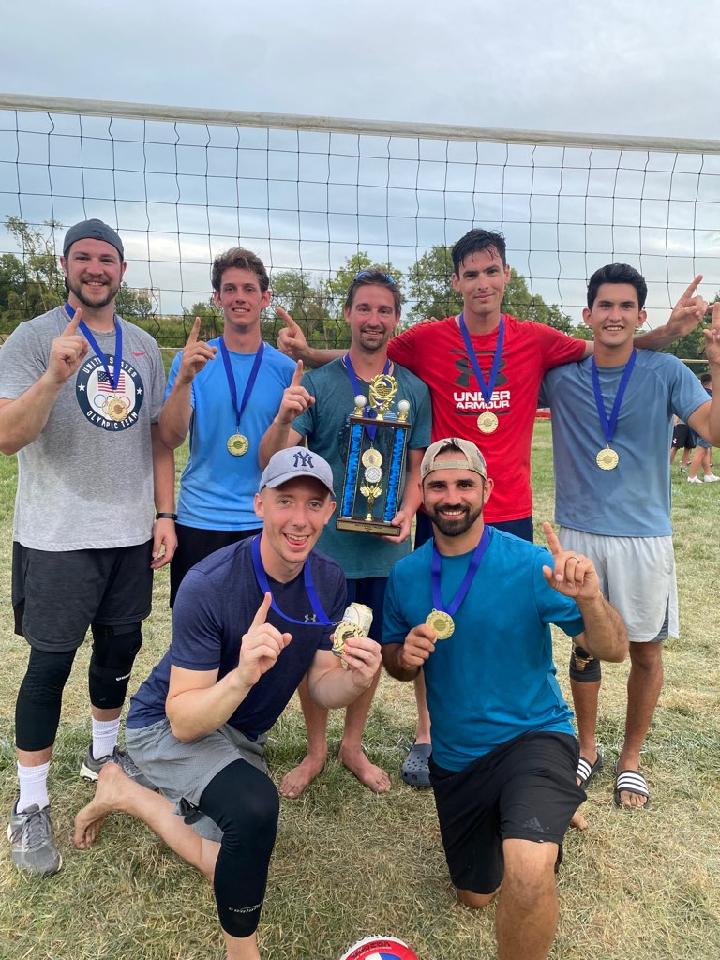 RecoveryofG's tweet photo. 7 months post-op and I got to set and win with these guys. https://t.co/cuvQLXTAzV