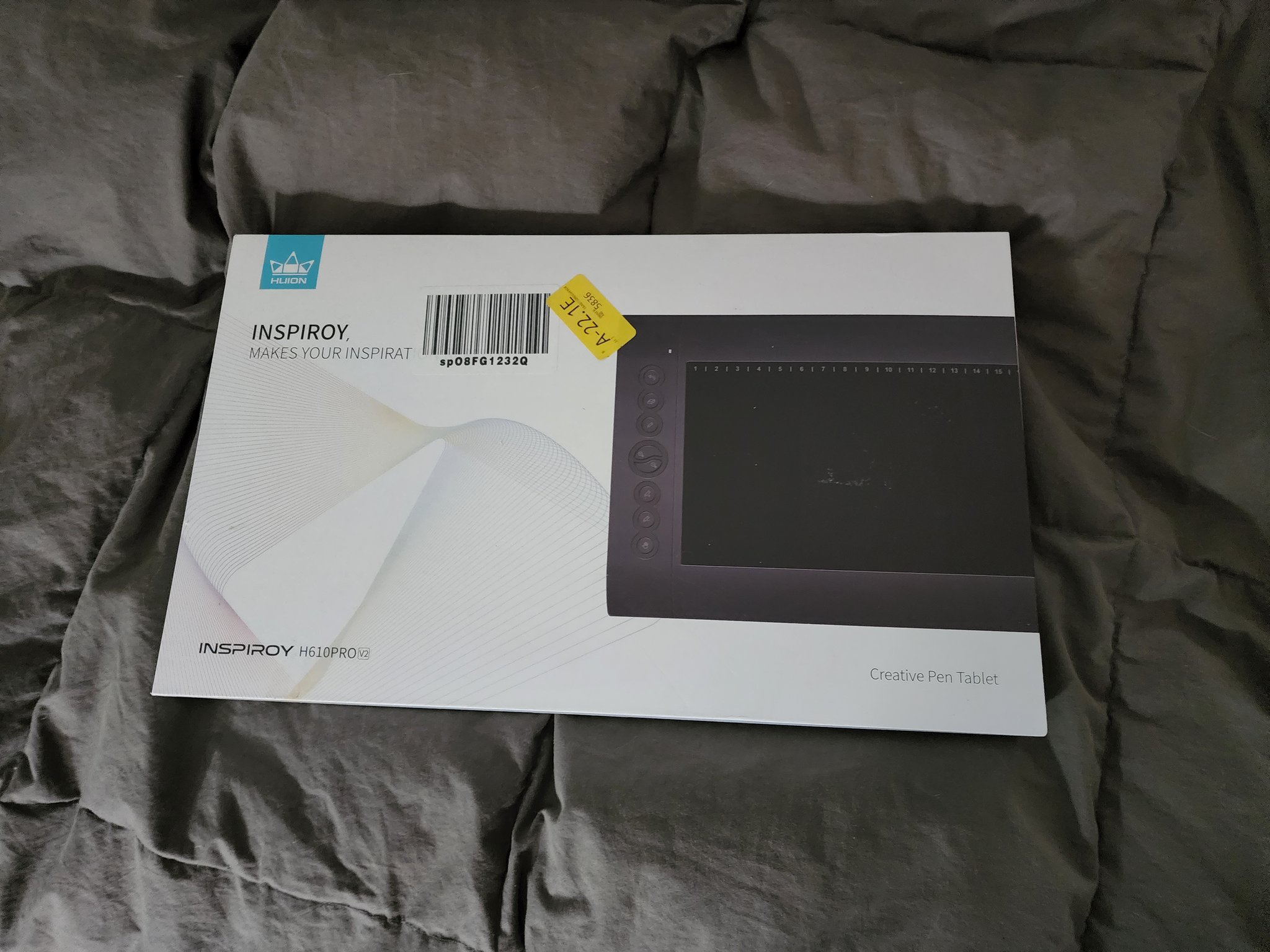 3 pic. 🎨 Art tablet RAFFLE! ✨️ Win one of these art tablets for FREE! One has a full screen used 1 time & the other has never been used! I will pick a 1st place winner & 2nd place winner after we hit 100 retweets! How to participate 👇🏻 💥 Retweet 💥 Tag a friend in the comments https://t.co/84lKDuj71X
