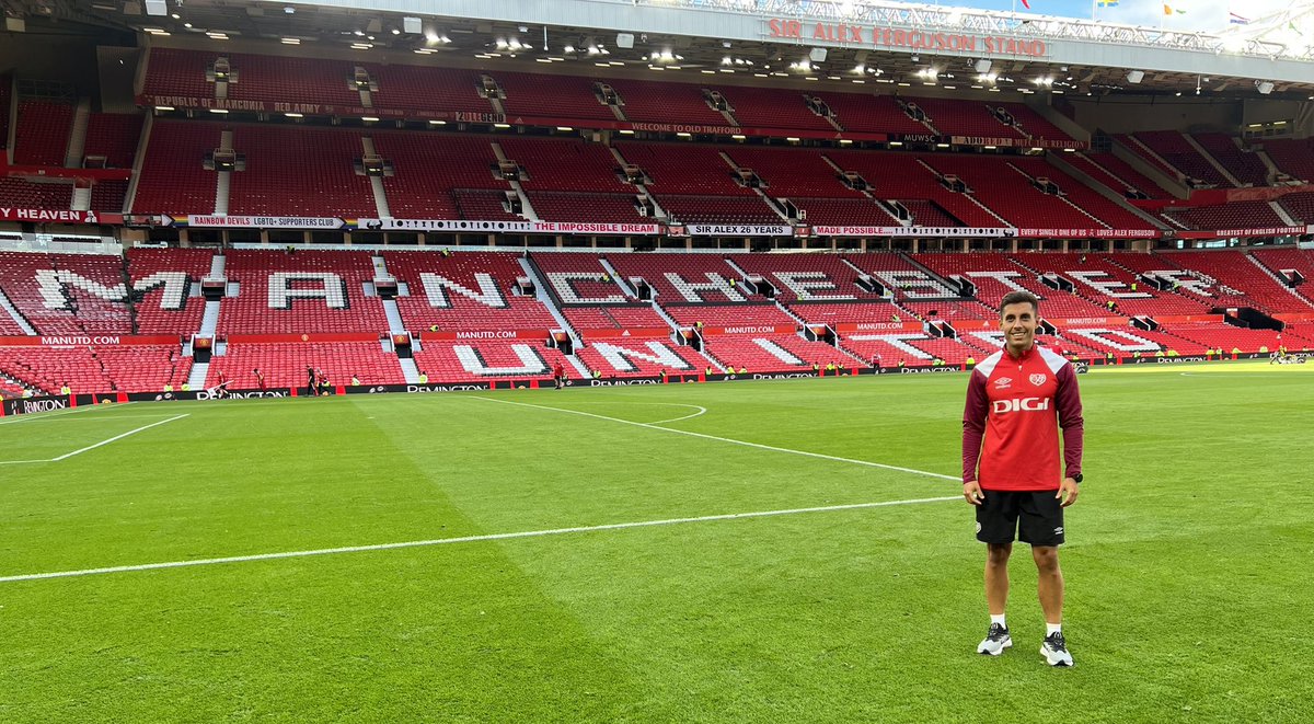 svazquez94's tweet photo. 📍The Theatre Of Dreams
🏟🔝⚽️
@RayoVallecano https://t.co/Sjl2oOmICD