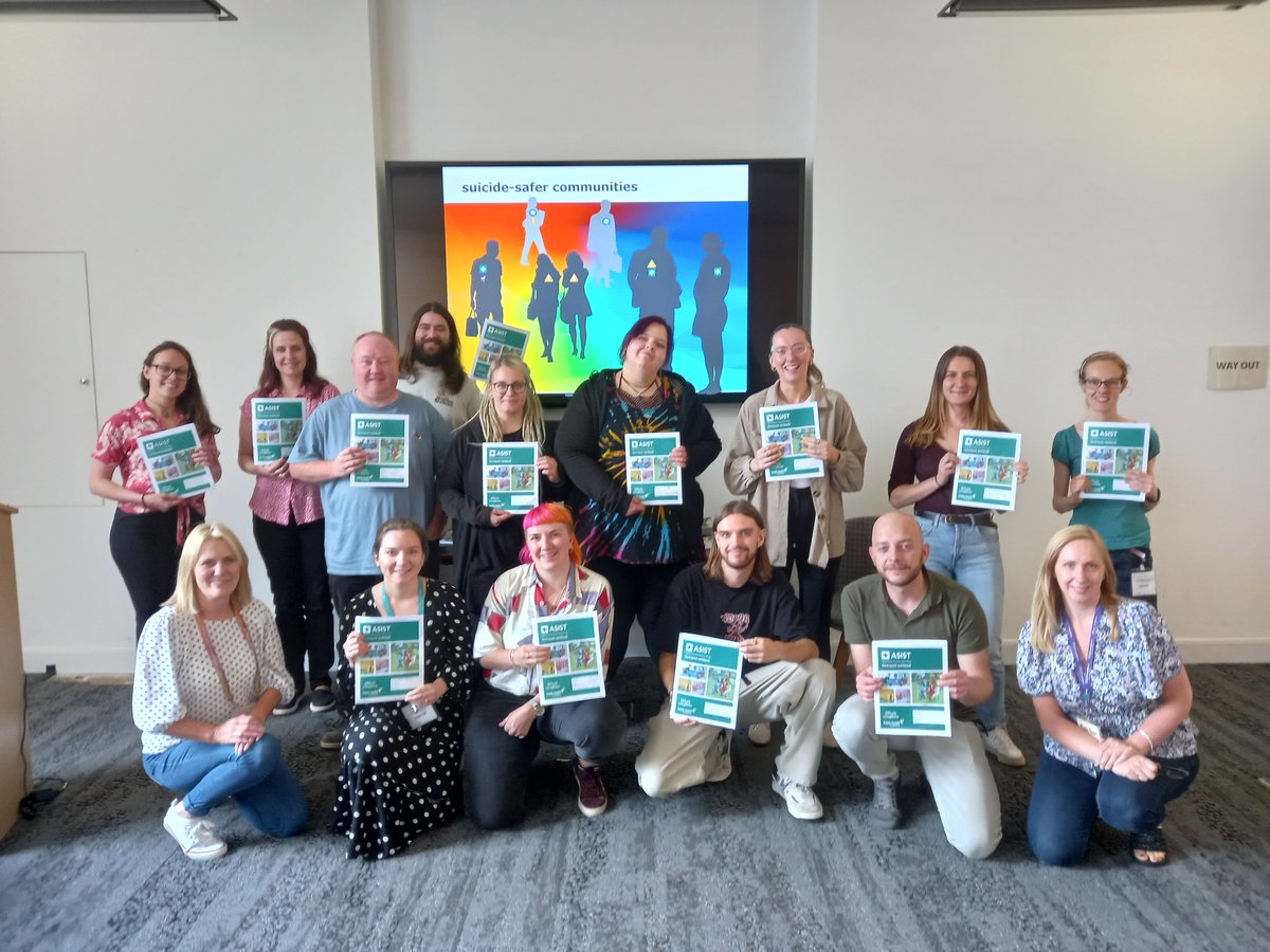 TrainingLom's tweet image. Edinburgh has just gained another 15 proud and fantastic ASIST caregivers. We are so lucky to be part of this. Thank you Edinburgh Council