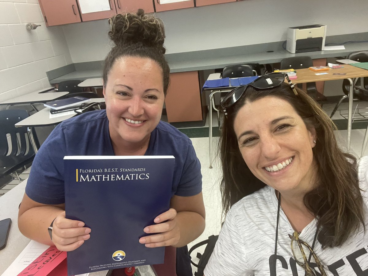 Mrs. Lee tweet media