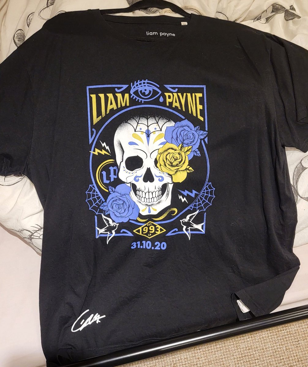 NiallsBitch98's tweet image. I'm selling my 3 LP show tops
all in perfect condition
all 3 are size xxl
I can sell as a bundle or individually
I can ship internationally #liampayne #lpshow #merch