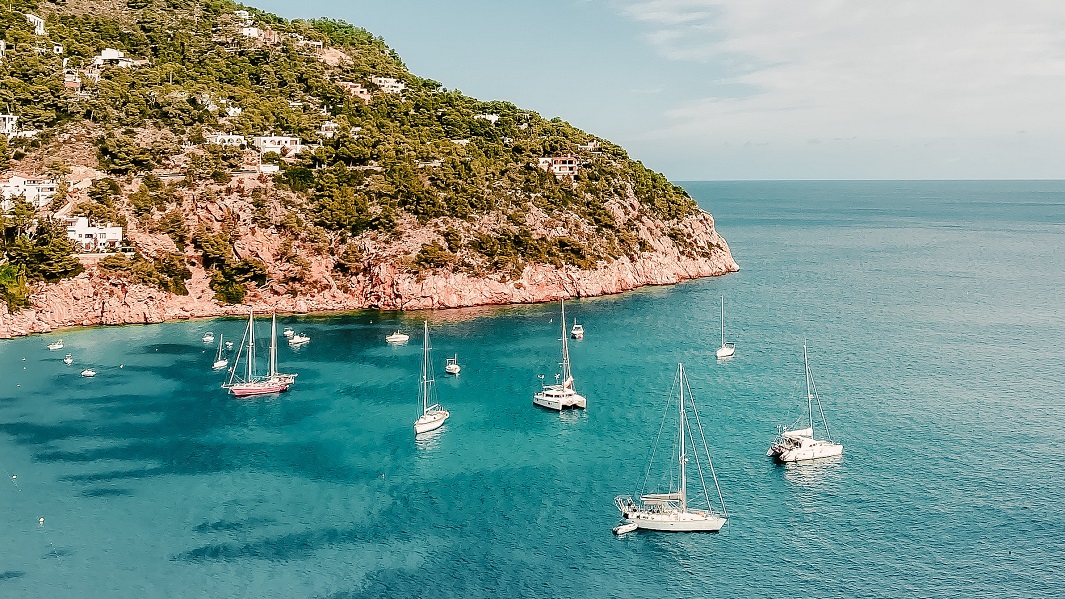 playascalas's tweet photo. Las playas españolas más espectaculares del Mediterráneo: https://t.co/NgdJPYPwiF #playas #Mediterráneo https://t.co/rRyLHkydFt