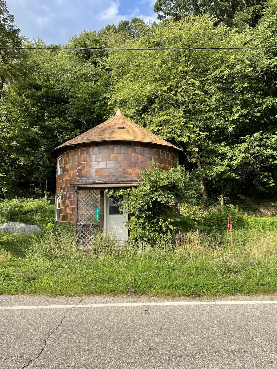 IdaColumite's tweet photo. Round House made from silo block. All the company houses were also examples of the brick & block the company sold. #home #bricknerd #history #ancestry https://t.co/ReBySoPWbf