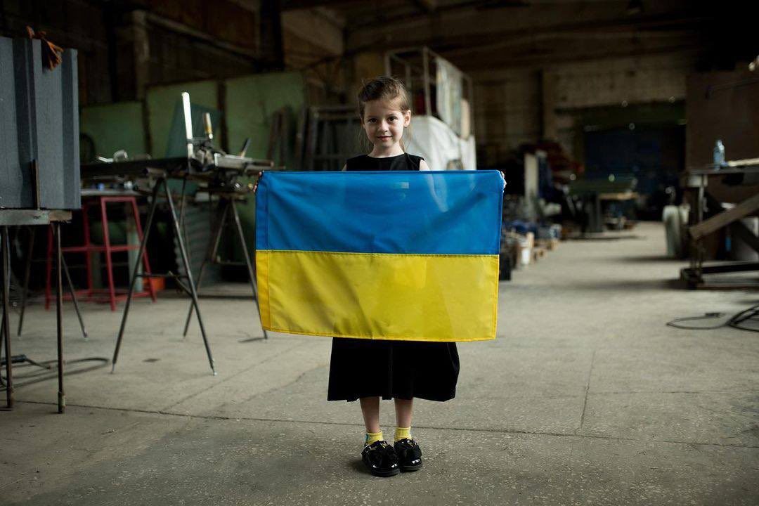 kandalintsevaa's tweet photo. Коли ми говоримо «какая разніца», вони міняють назви окупованих міст. 
Коли ми кажемо,що пам‘ятник Пушкіну не треба зносити,бо це не потрібно зараз,вони ставляють Леніна в Херсоні. 
Коли ми читаємо Булгакова,бо він же не починав війну,рашисти палять книги з Історії України … https://t.co/XwrAsL4PYm