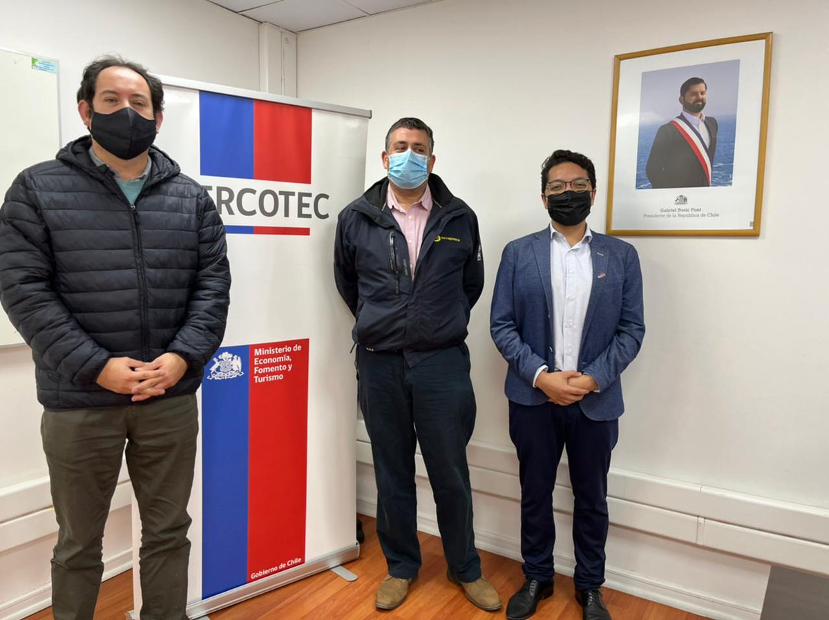 sernapesca's tweet photo. #Antofagasta En el marco del gabinete económico de la región, liderado por @SeremiEcono2, @Sercotec_Chile e @indespacl levantamos trabajo con foco en fortalecimiento y formalización de asociaciones y sus planes de negocio, priorizando a mujeres de la Pesca y Actividades Conexas. https://t.co/bu2vryAtum