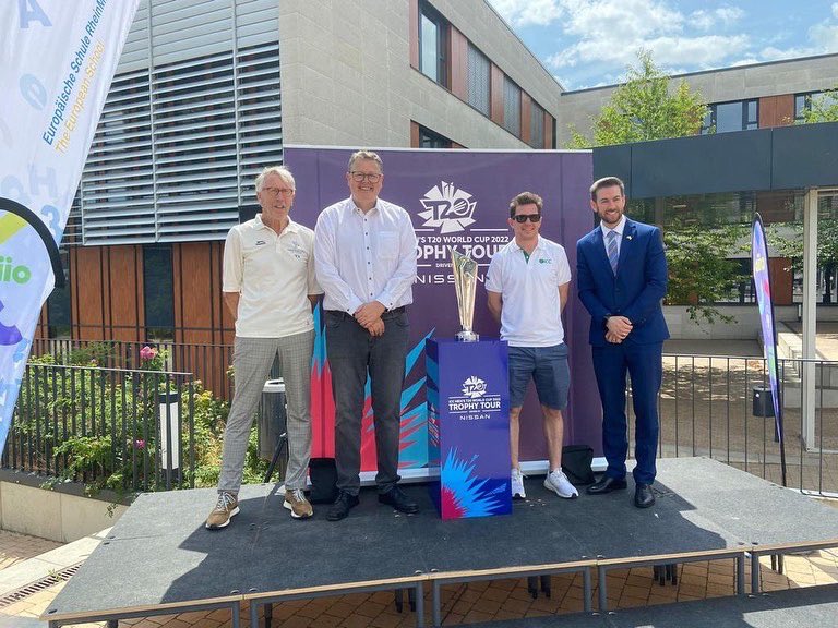 ESRMofficial's tweet photo. Unique! The one and only Worldcup Cricket present in the European School RheinMain in Bad Vilbel, the famous Cricket School in Germany. https://t.co/MtkPXAPzBa